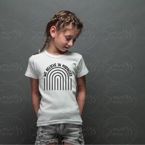 Kids White 'We Believe in Miracles' Graphic Tee